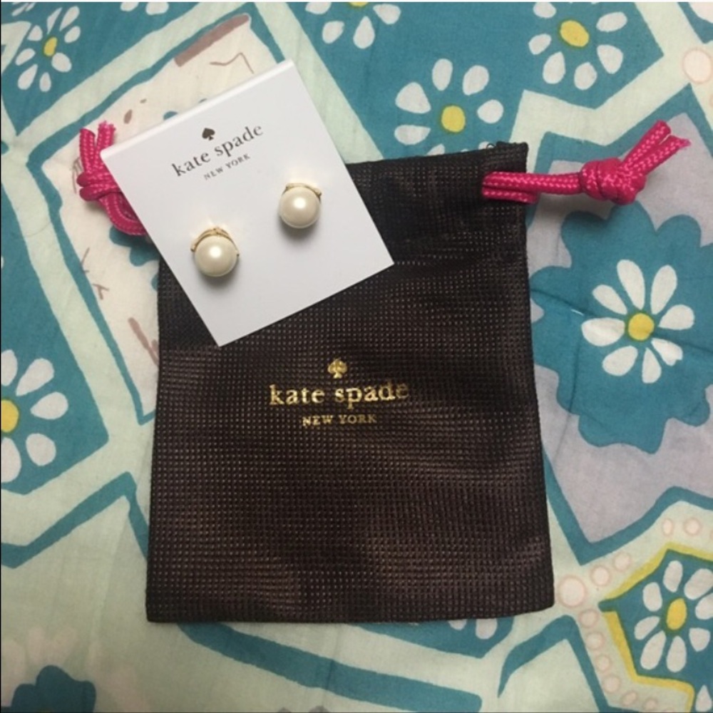 Brand new Kate spade Pearl stud earrings